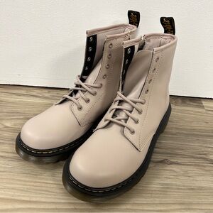 Dr. “Doc” Martens 8 Eyelet Zip Up Leather Boots Taupe Women’s Size 5 25634 NWOB